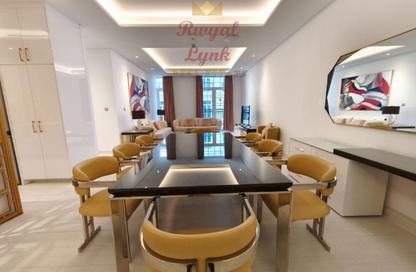 Apartment - 2 Bedrooms - 4 Bathrooms for rent in Floresta Gardens - Floresta Gardens - The Pearl Island - Doha