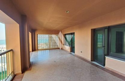 Apartment - 1 Bedroom - 2 Bathrooms for rent in East Porto Drive - Porto Arabia - The Pearl Island - Doha