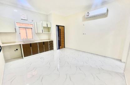 Apartment - 1 Bedroom - 1 Bathroom for rent in Al Hanaa Street - Al Gharrafa - Doha