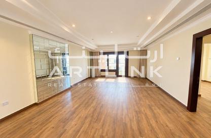Apartment - 2 - 3 for sale in Tower 24 - Porto Arabia - The Pearl Island - Doha