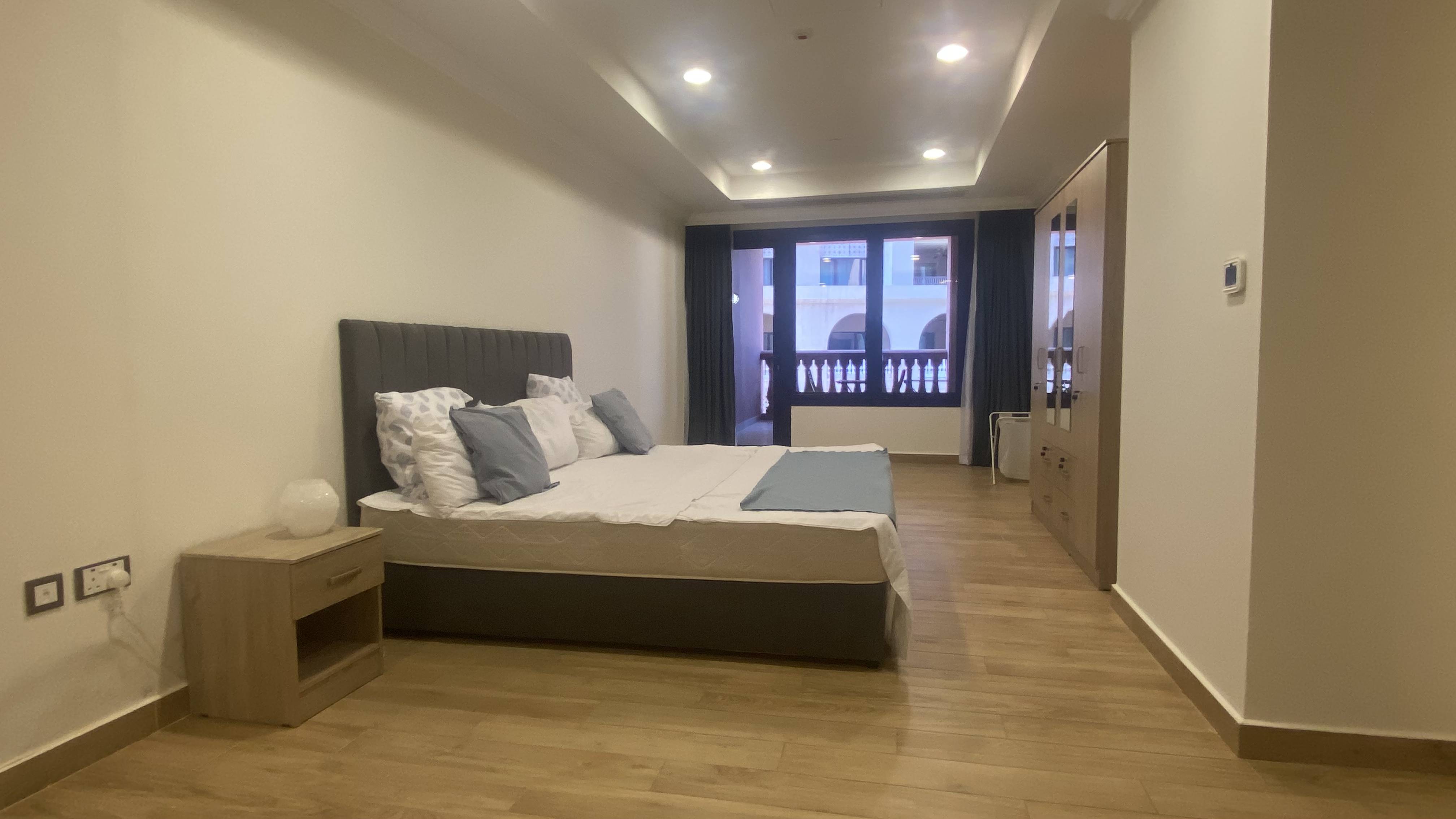FULLY FURNISHED 1 BEDROOM | BALCONY | PORTO ARABIA thumbnail 2