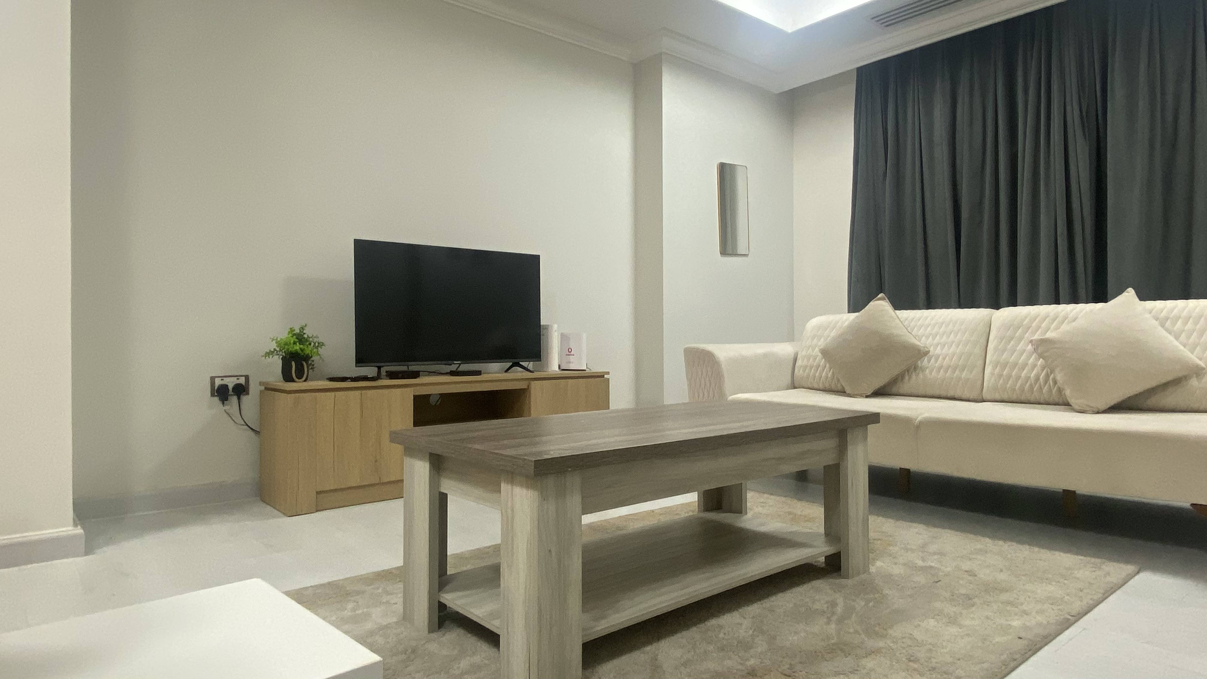 FULLY FURNISHED 1 BEDROOM | BALCONY | PORTO ARABIA thumbnail 8