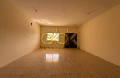 Villa - 6 Bedrooms - 7 Bathrooms for rent in Al Kheesa - Al Kheesa - Umm Salal Mohammed