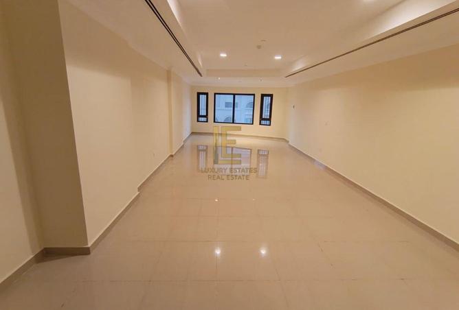 1027681 - Property Image 2