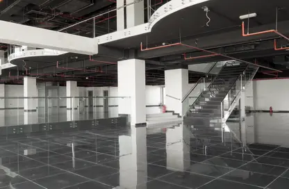 Show Room - Studio - 2 Bathrooms for rent in The Commercial Avenue - Umm Al Seneem - Doha