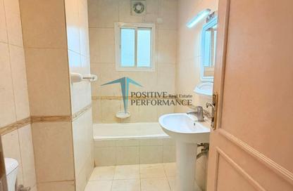 Apartment - 3 Bedrooms - 3 Bathrooms for rent in Muntazah 7 - Al Muntazah - Doha