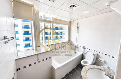 Apartment - 2 Bedrooms - 2 Bathrooms for rent in West Bay - West Bay - Doha