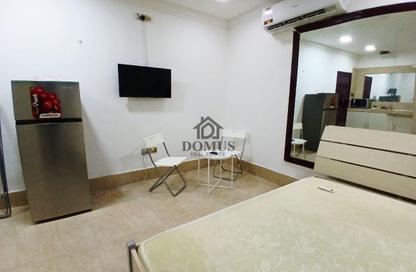 Apartment - Studio - 1 Bathroom for rent in Umm Ghuwailina 4 - Umm Ghuwailina - Doha