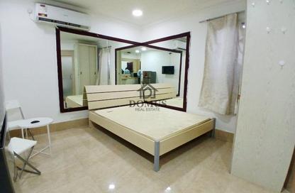 Apartment - Studio - 1 Bathroom for rent in Umm Ghuwailina 4 - Umm Ghuwailina - Doha