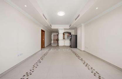 Apartment - 1 Bedroom - 2 Bathrooms for rent in East Porto Drive - Porto Arabia - The Pearl Island - Doha