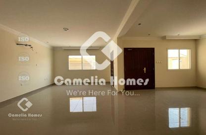 Compound - 4 Bedrooms - 6 Bathrooms for rent in Al Luqta - Al Luqta - Doha