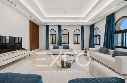 Villa - 5 Bedrooms - 7 Bathrooms for rent in La Plage Centrale - La Plage - The Pearl Island - Doha Villa - 5 Bedrooms - 7 Bathrooms for rent in La Plage Centrale - La Plage - The Pearl Island - Doha