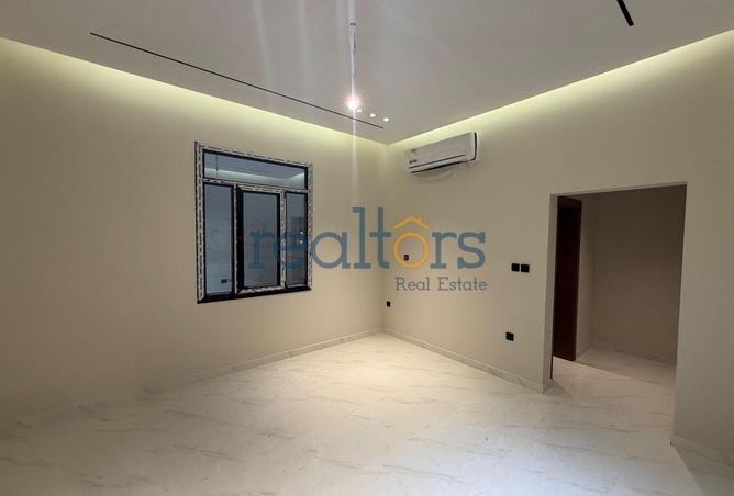 1018855 - Property Image 3