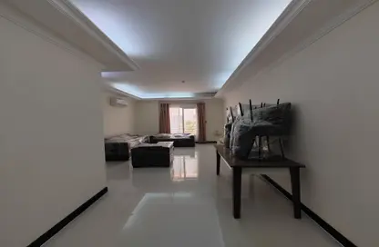 شقة - 3 غرف نوم - 3 حمامات للايجار في شارع النصر - النصر - الدوحة