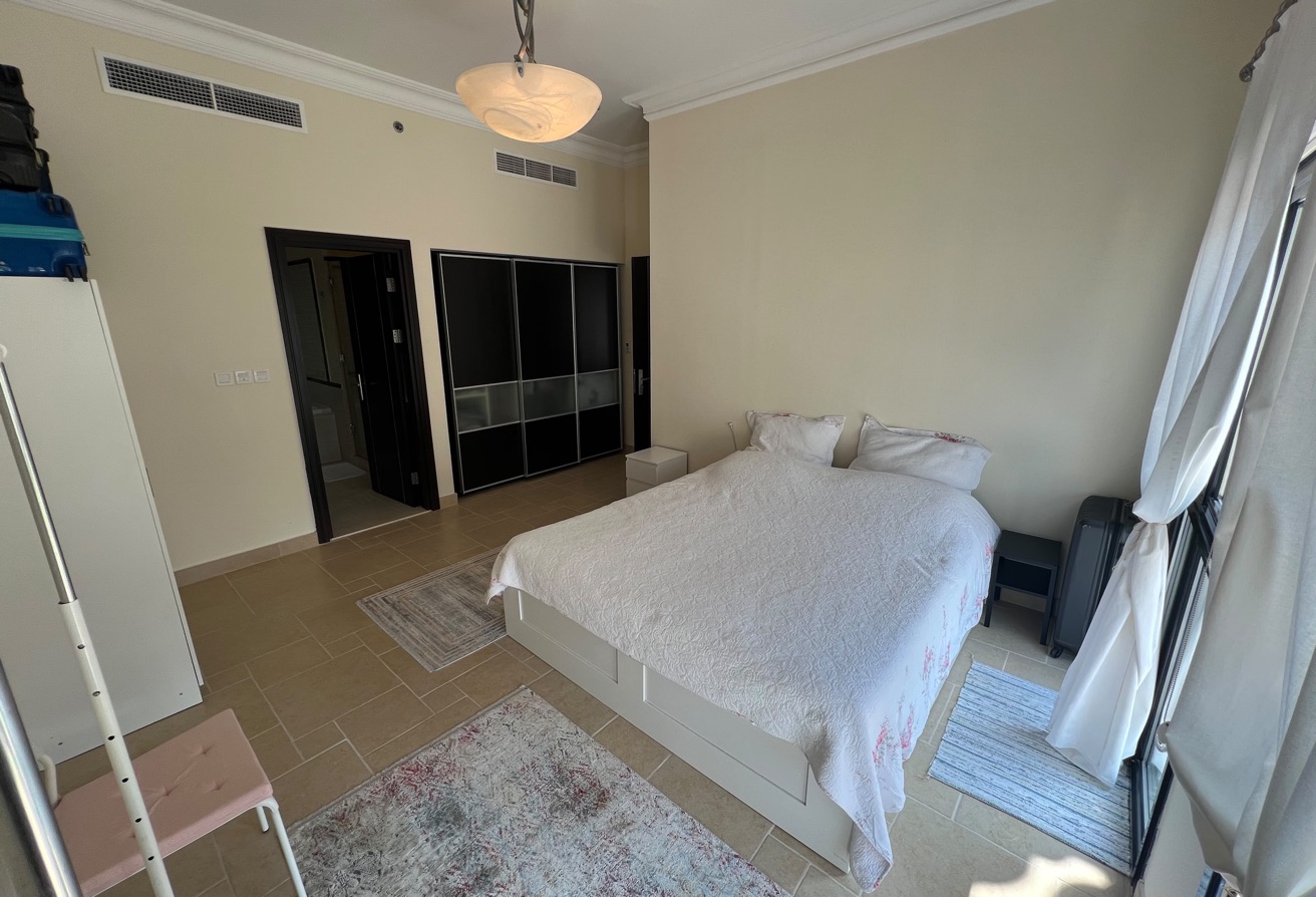 CANAL FRONT 1BHK+BALCONY IN QANAT QUARTIER ! thumbnail 3