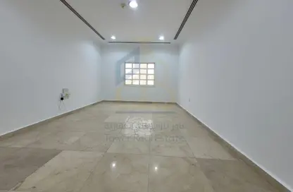 Apartment - 2 Bedrooms - 2 Bathrooms for rent in Fereej Bin Mahmoud South - Fereej Bin Mahmoud - Doha