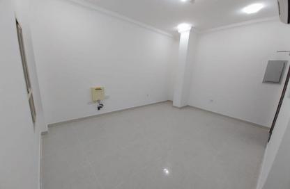 Apartment - 2 Bedrooms - 2 Bathrooms for rent in Bin Omran 35 - Fereej Bin Omran - Doha