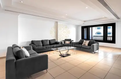 Apartment - 1 Bedroom - 2 Bathrooms for sale in Tower 16 - Porto Arabia - The Pearl Island - Doha