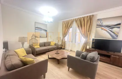 شقة - 2 غرف نوم - 3 حمامات للايجار في مجمع العين 3 - مجمع العين - عين خالد - الدوحة