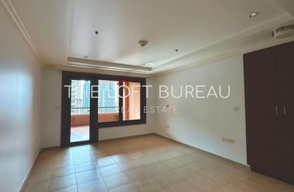 Apartment - 2 Bedrooms - 3 Bathrooms for rent in West Porto Drive - Porto Arabia - The Pearl Island - Doha