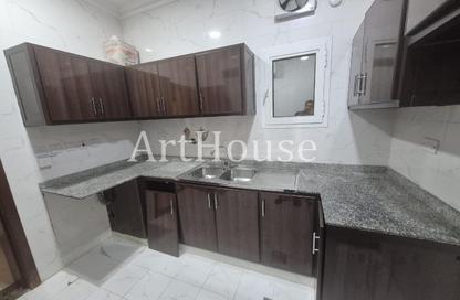 Apartment - 4 Bedrooms - 3 Bathrooms for rent in Bin Omran - Fereej Bin Omran - Doha Apartment - 4 Bedrooms - 3 Bathrooms for rent in Bin Omran - Fereej Bin Omran - Doha