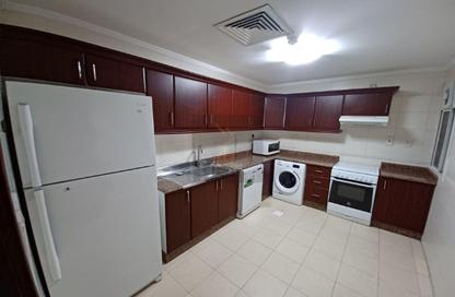 Apartment - 2 Bedrooms - 2 Bathrooms for rent in Al Sadd Road - Al Sadd - Doha