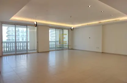 Apartment - 4 Bedrooms - 4 Bathrooms for sale in Viva West - Viva Bahriyah - The Pearl Island - Doha