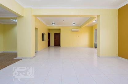 Apartment - 2 Bedrooms - 2 Bathrooms for rent in Al Mansoura - Al Mansoura - Doha