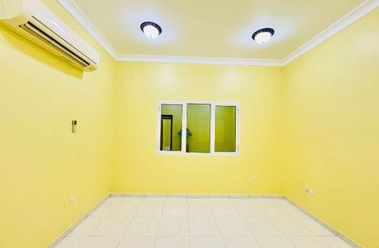 Apartment - 2 Bedrooms - 2 Bathrooms for rent in Al Mansoura - Al Mansoura - Doha