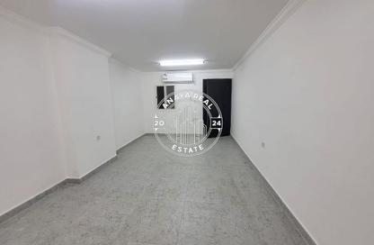 Villa - Studio - 1 Bathroom for rent in Bu Hamour Street - Abu Hamour - Doha