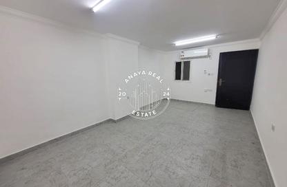 Villa - Studio - 1 Bathroom for rent in Bu Hamour Street - Abu Hamour - Doha