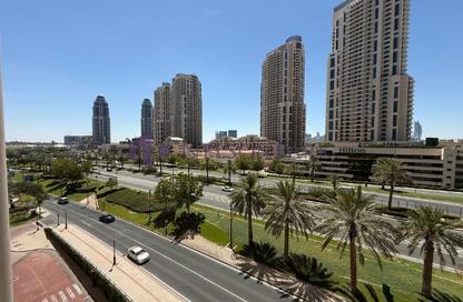 Apartment - 1 Bedroom - 2 Bathrooms for sale in East Porto Drive - Porto Arabia - The Pearl Island - Doha Apartment - 1 Bedroom - 2 Bathrooms for sale in East Porto Drive - Porto Arabia - The Pearl Island - Doha