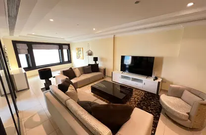 Apartment - 1 Bedroom - 2 Bathrooms for rent in Porto Arabia - The Pearl Island - Doha