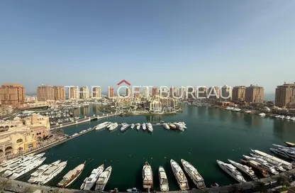 Apartment - 3 Bedrooms - 4 Bathrooms for rent in Tower 4 - Porto Arabia - The Pearl Island - Doha