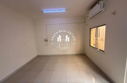 فيلا - 1 حمام للايجار في شارع ام السنيم - عين خالد - الدوحة