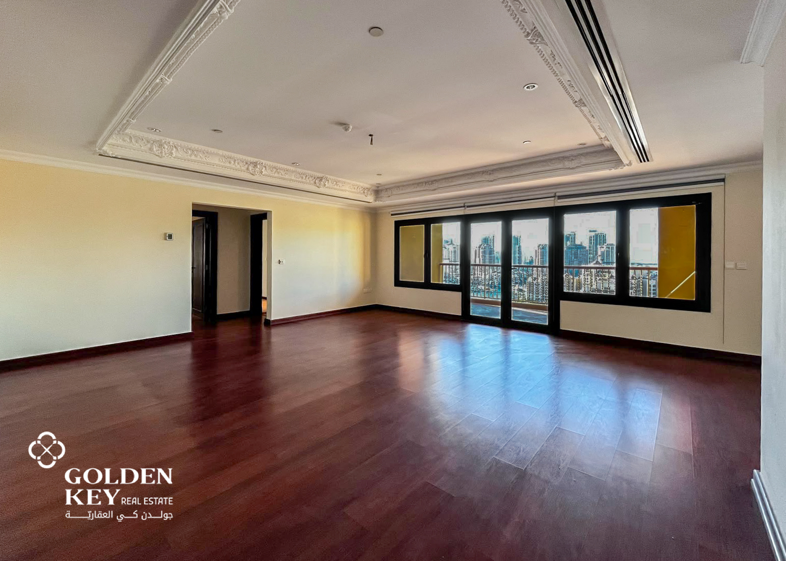 Stunning 2 Bedroom w/ Marina View in Porto Arabia