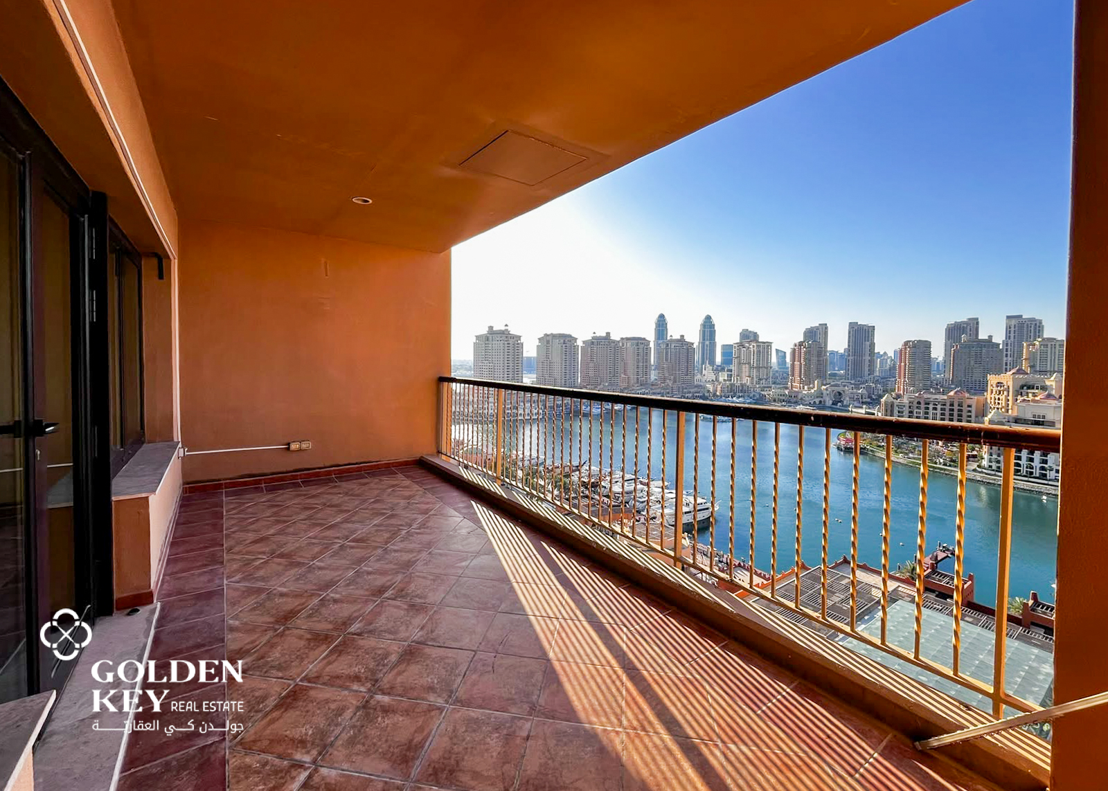 Stunning 2 Bedroom w/ Marina View in Porto Arabia