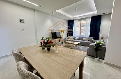 Apartment - 2 Bedrooms - 3 Bathrooms for rent in Ramada Commercial Building - Al Rawabi Street - Al Muntazah - Doha Apartment - 2 Bedrooms - 3 Bathrooms for rent in Ramada Commercial Building - Al Rawabi Street - Al Muntazah - Doha