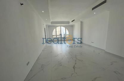 Apartment - 2 Bedrooms - 3 Bathrooms for rent in East Porto Drive - Porto Arabia - The Pearl Island - Doha