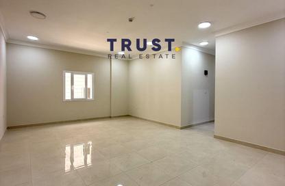 Apartment - 2 Bedrooms - 3 Bathrooms for rent in Al Nasr Street - Al Nasr - Doha