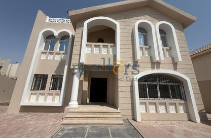 فيلا - 4 غرف نوم - 6 حمامات للايجار في فلل الدحيل - الدحيل - الدوحة