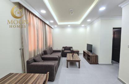 Apartment - 2 Bedrooms - 2 Bathrooms for rent in Umm Ghwailina Comm - Umm Ghuwalina - Umm Ghuwailina - Doha