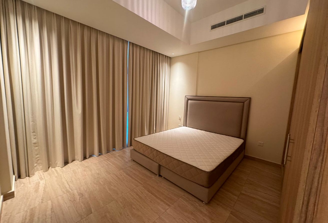 Luxury 2 BHK Fully Furnished Apartment For Rent thumbnail 3