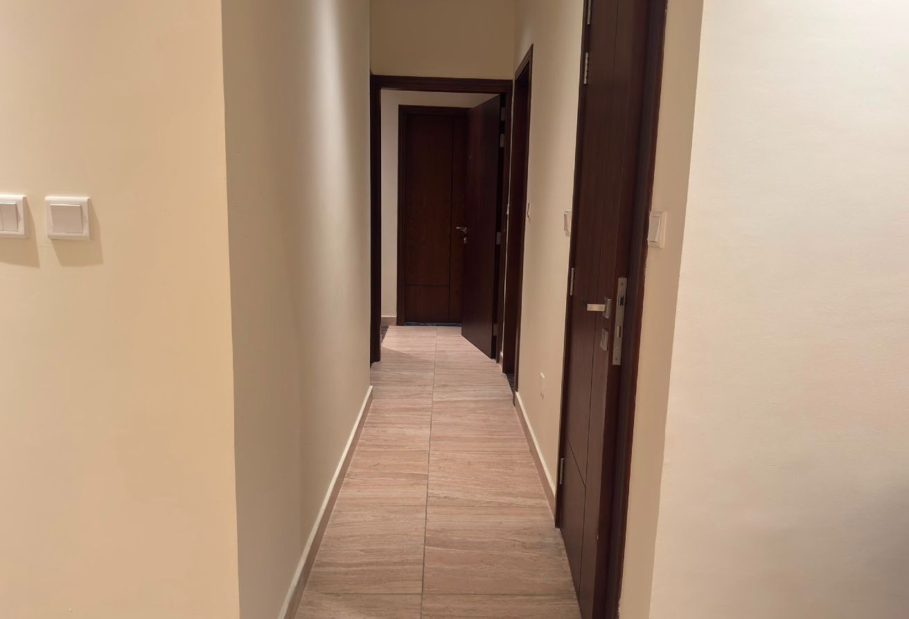 Luxury 2 BHK Fully Furnished Apartment For Rent thumbnail 7