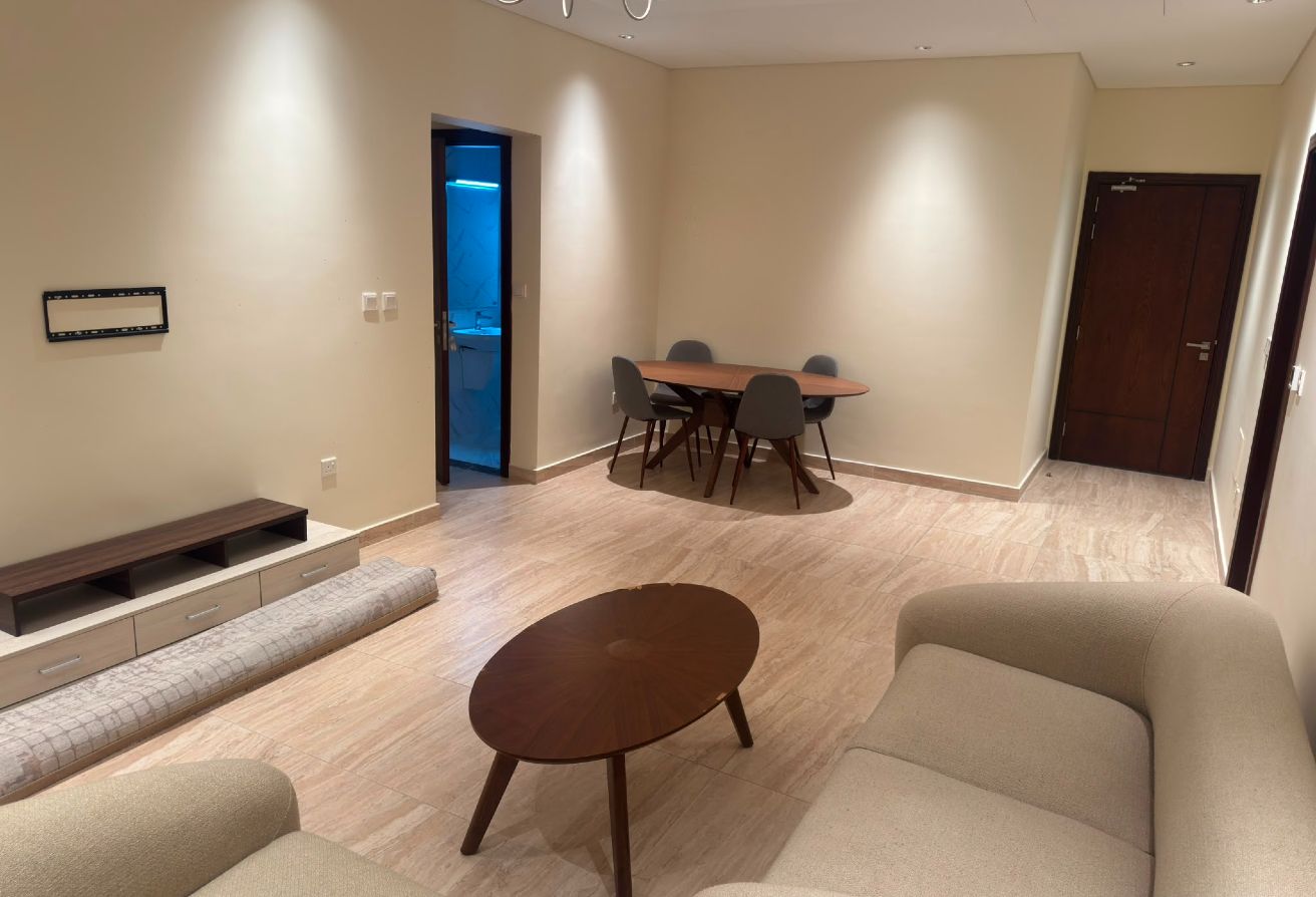 Luxury 2 BHK Fully Furnished Apartment For Rent thumbnail 2