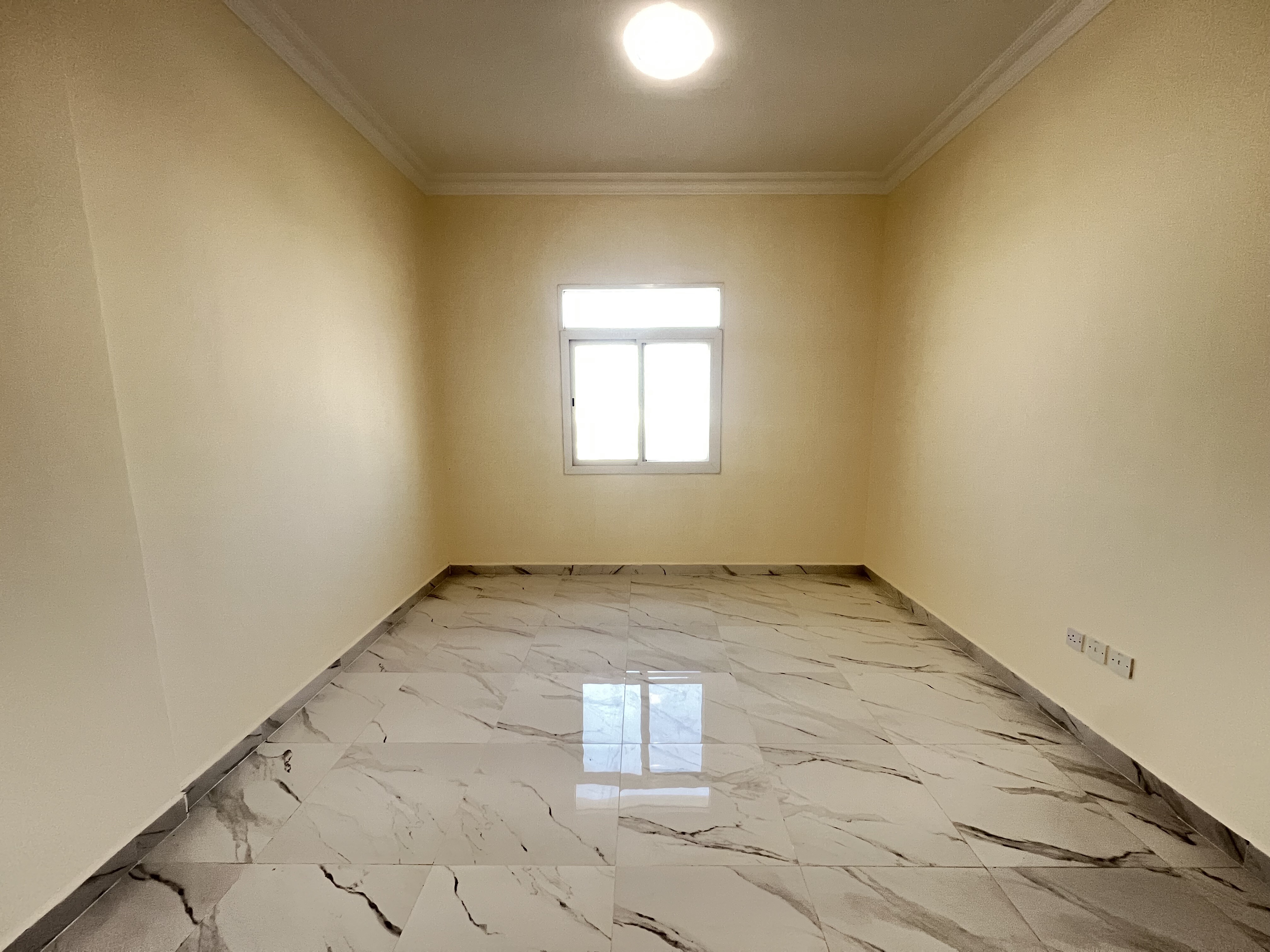 Huge unit | 1BR SF | Bills included | city view|