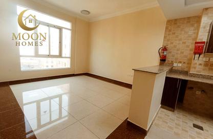 Apartment - 2 Bedrooms - 2 Bathrooms for rent in Al Mansoura - Al Mansoura - Doha