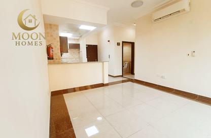 Apartment - 2 Bedrooms - 2 Bathrooms for rent in Al Mansoura - Al Mansoura - Doha