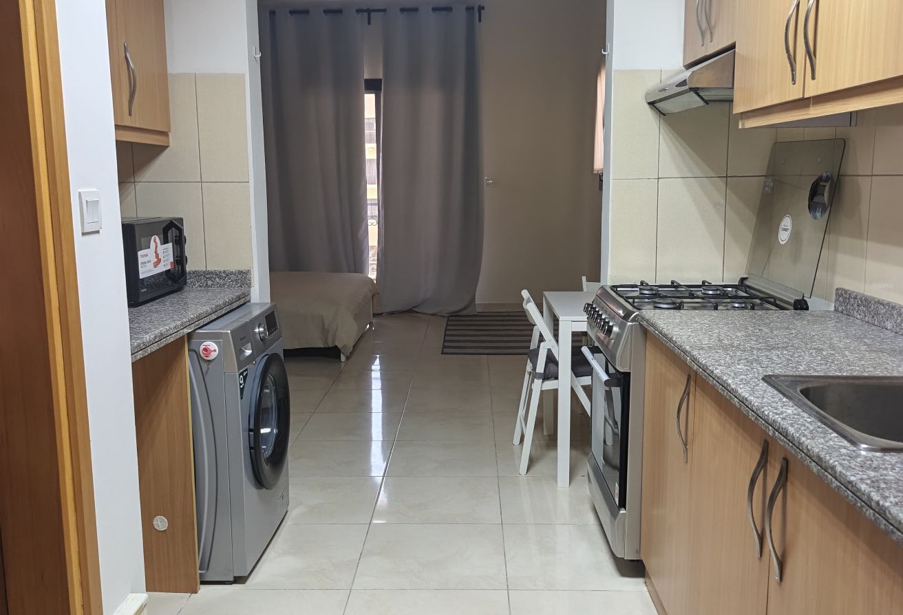 Furnished studio big size with balcony 4300 exclud thumbnail 6
