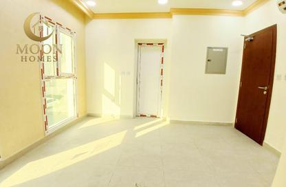 Apartment - 1 Bedroom - 2 Bathrooms for rent in Umm Ghuwailina 4 - Umm Ghuwailina - Doha